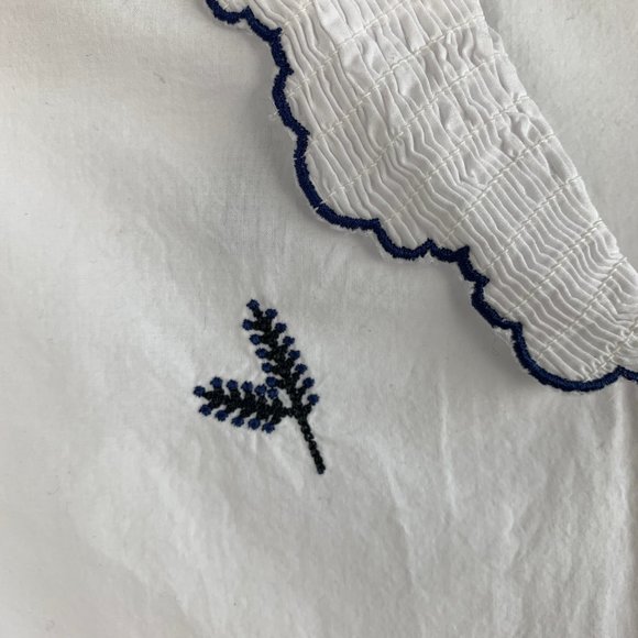Floral White and Blue Button Up Embroidered Top S - Picture 9 of 12